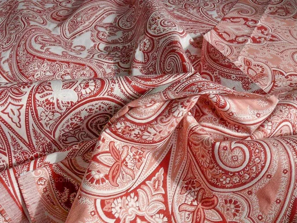 By Yd SCALAMANDRE KELLIE SALMON RED OFF WHITE Paisley Cotton Jacquard MSRPUSD142Y