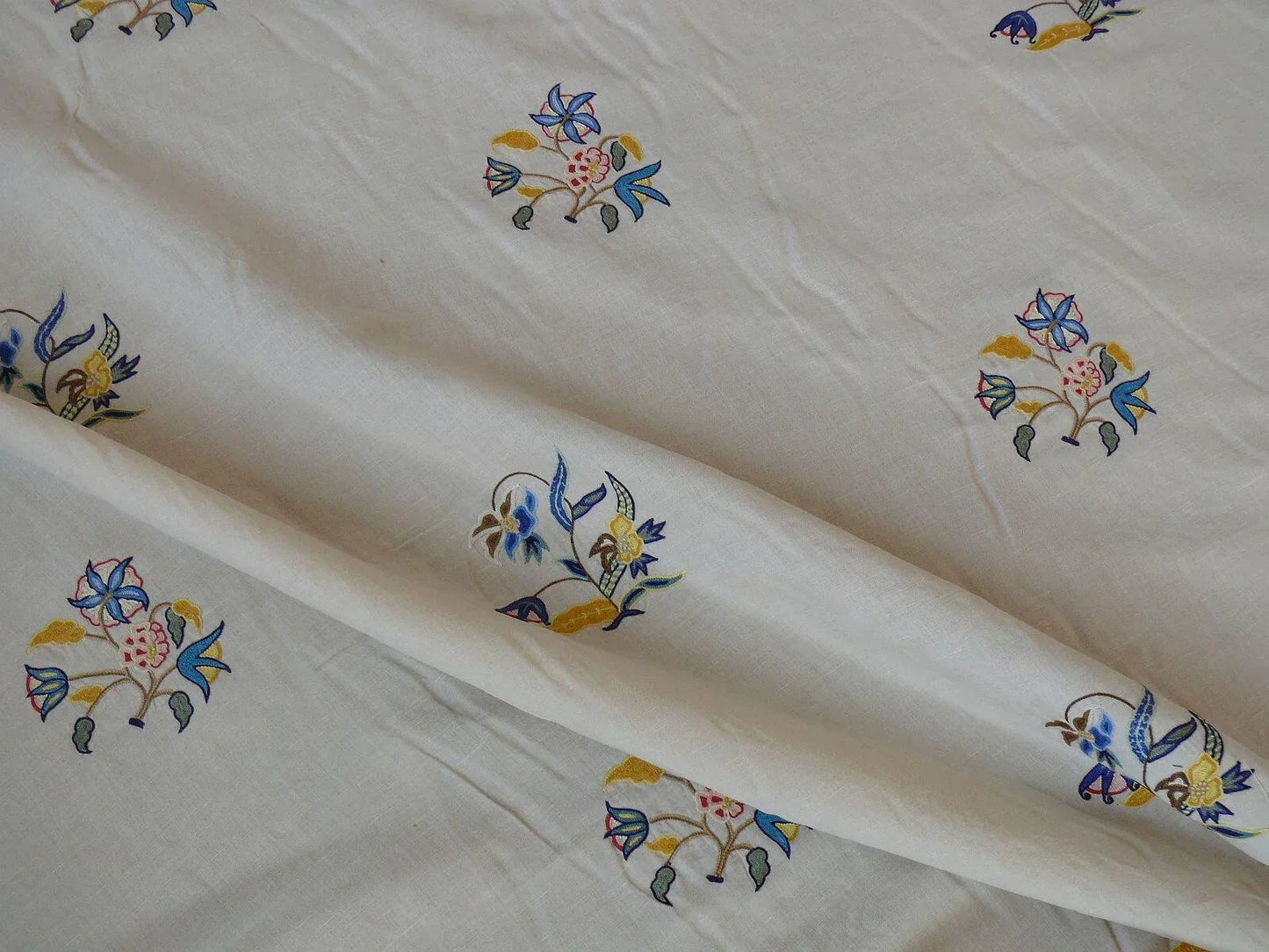 SCALAMANDRE OLD WORLD WEAVERS AMIYA HAND EMBROIDERY CREWEL SPRIG