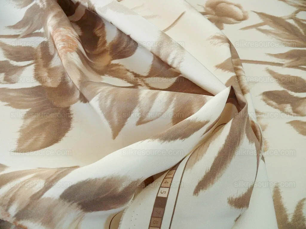 Scalamandre Anemone Flower Sepia Light Brown Grey On Cream Atmospheric 100% Silk Taffeta Print 20 Screens MSRP USD 278/Y