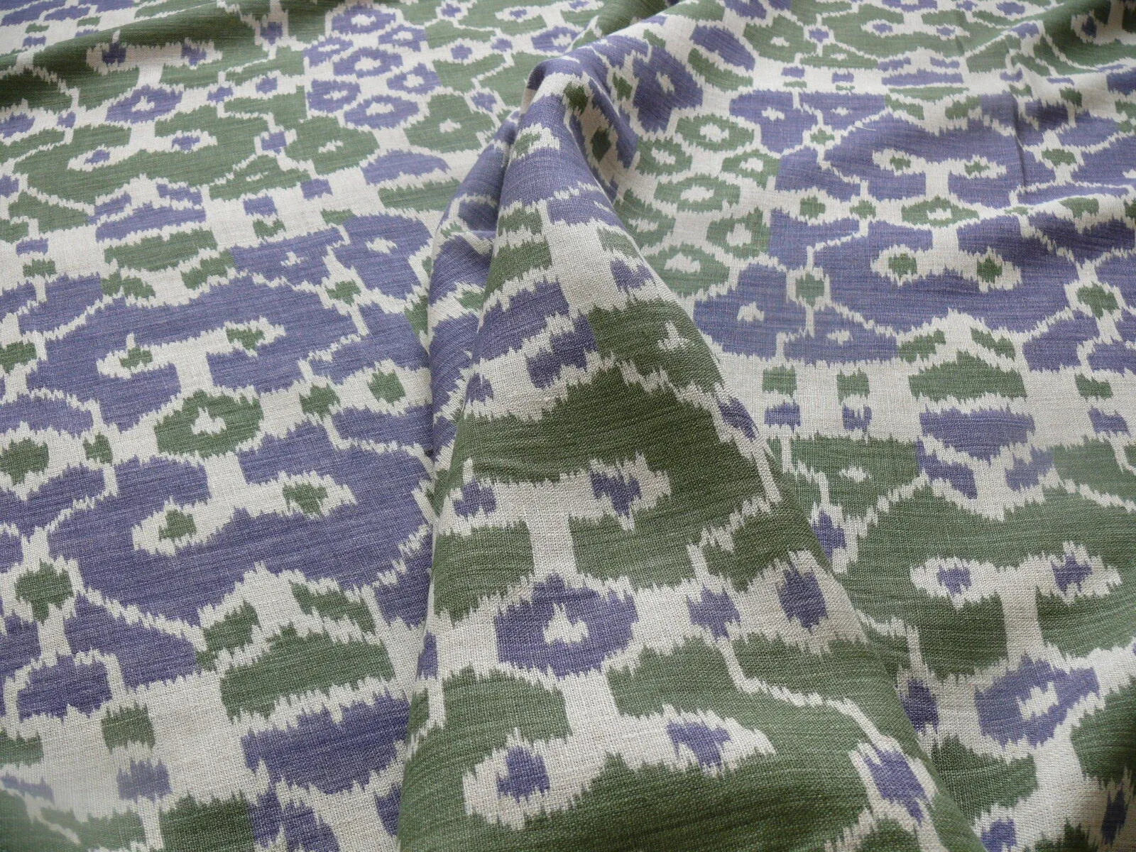 SCALAMANDRE TROPICAL IKAT BALI NAVY BLUE EMERALD GREEN RT$270/Y