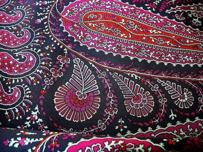 Scalamandre Jaipur Paisley Cotton Satin Framboise Pink Black Italy MSRP USD 190/Y