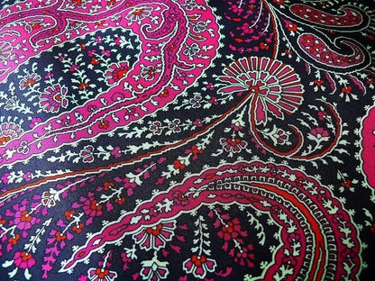 Scalamandre Jaipur Paisley Cotton Satin Framboise Pink Black Italy MSRP USD 190/Y