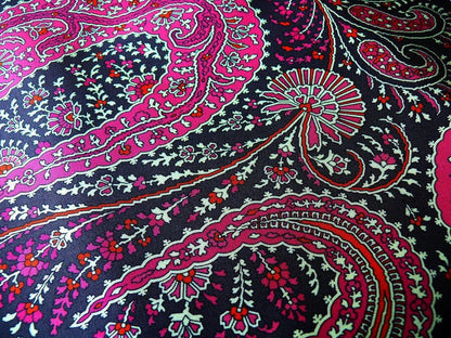 SCALAMANDRE JAIPUR PAISLEY COTTON SATIN FRAMBOISE PINK fr