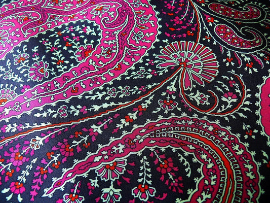 SCALAMANDRE JAIPUR PAISLEY COTTON SATIN FRAMBOISE PINK fr