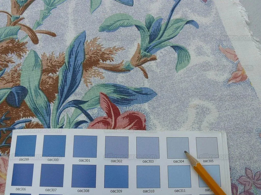 By yard Scalamandre Bourquet Marlyn Park -  Multi/blue Linen MSRP USD 188/y