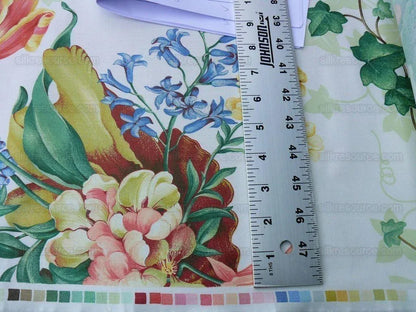 By Yd Old World Weavers Folie Flamande Gw- Pink On White Flowers 33-screen!  MSRP USD 236/Y