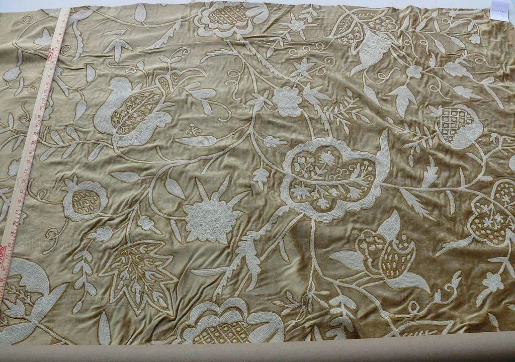 3y Scalamandre Sikandra Velour Crewel On Velvet Gold MSRP USD 568