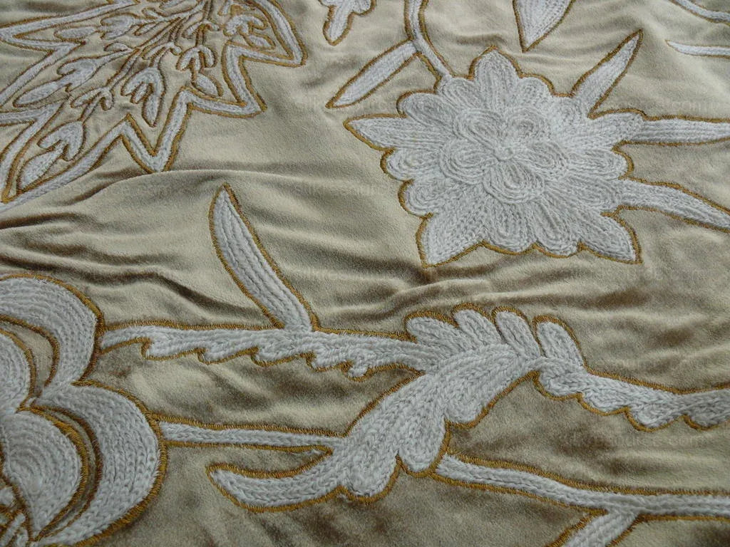 3y Scalamandre Sikandra Velour Crewel On Velvet Gold MSRP USD 568