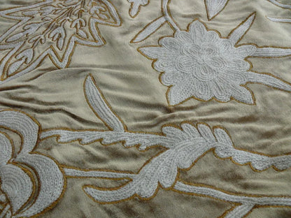 3y Scalamandre Sikandra Velour Crewel On Velvet Gold MSRP USD 568