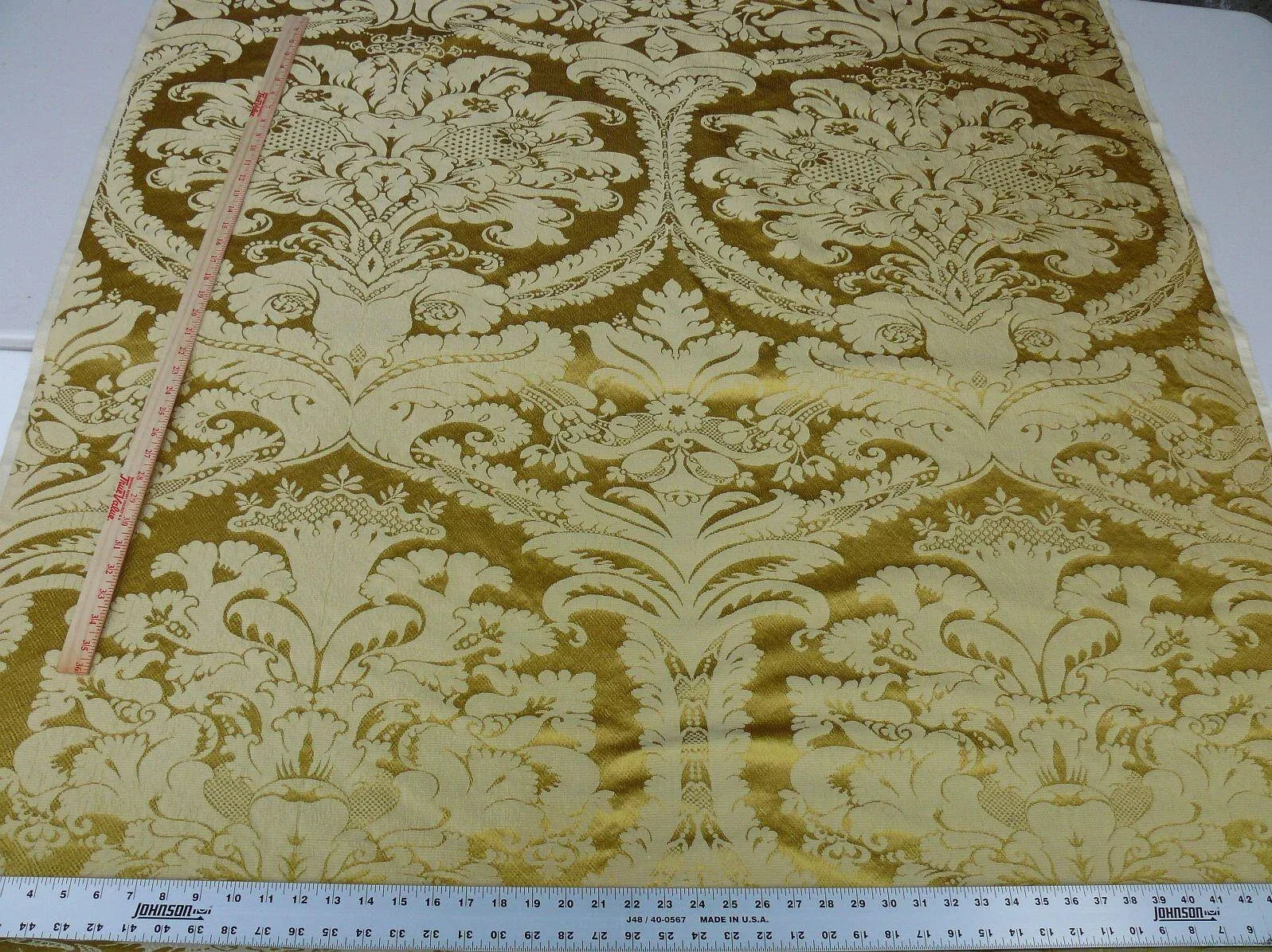3.5Y SCALAMANDRE ITALIAN DAMASK SILK GAUFFRE-GOLD MSRP$440/Y
