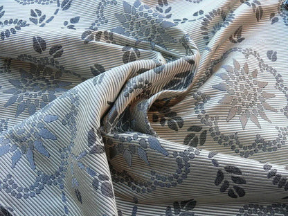 By Yard Scalamandre Kasumi Silver Cloud Silk Lampas Kimono Daisy Flower Art Deco MSRP USD 276/Y