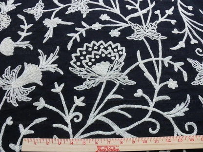 8y Scalamandre Corlis- Black/white Wool Crewel Floral MSRP USD 1536