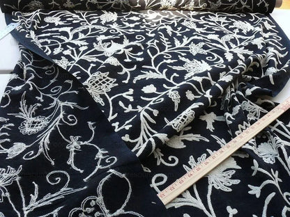 8y Scalamandre Corlis- Black/white Wool Crewel Floral MSRP USD 1536