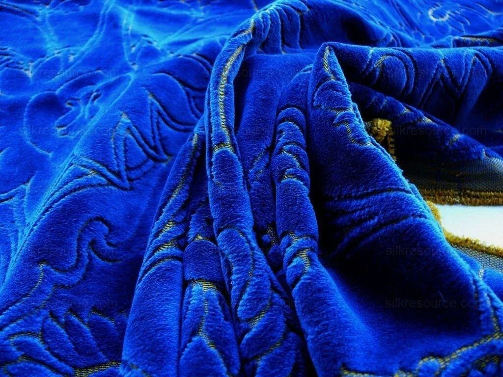 12y Scalamandre Velvet Les Jarquards Blue Medallion MSRP USD 400/Y