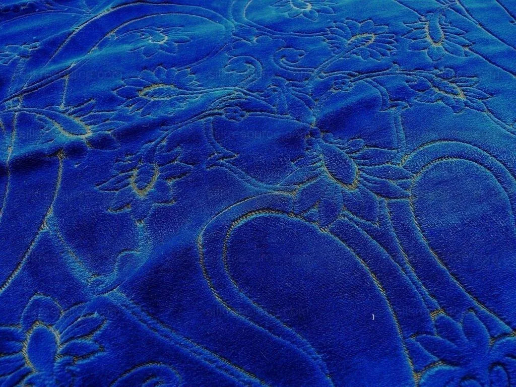 12y Scalamandre Velvet Les Jarquards Blue Medallion MSRP USD 400/Y