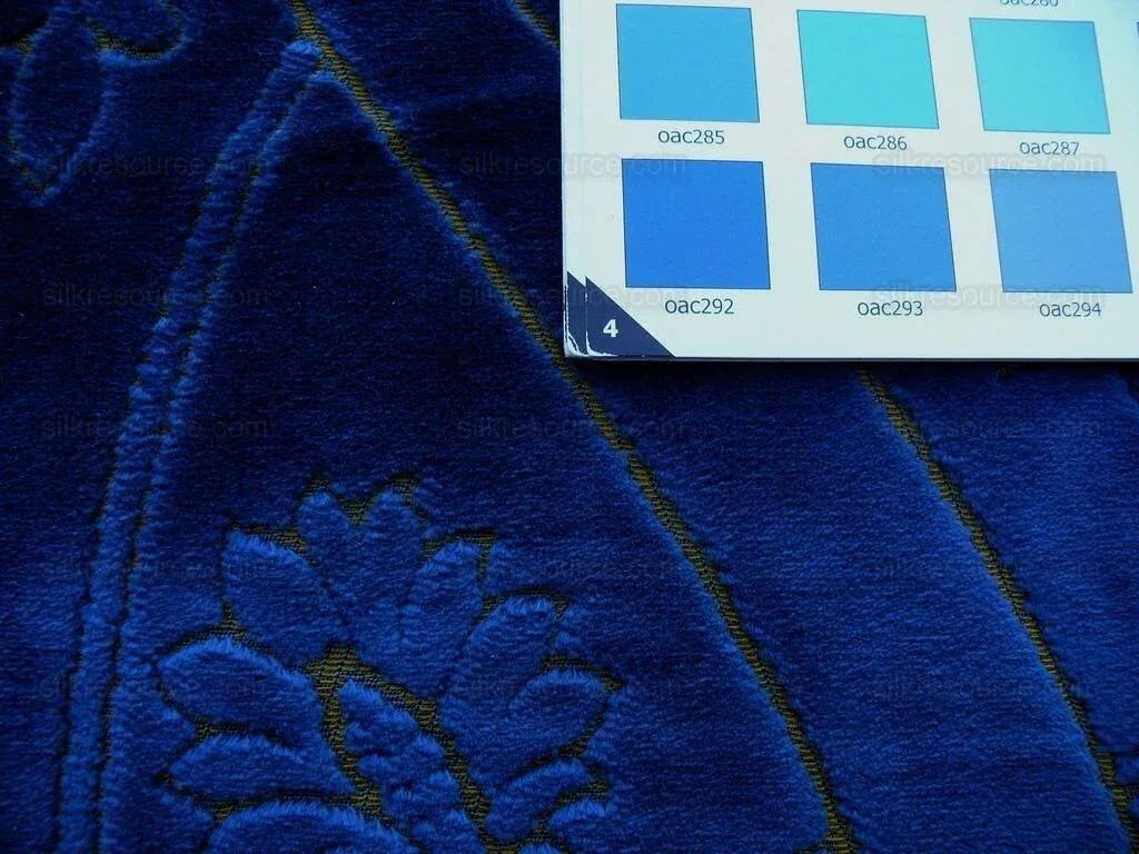 12y Scalamandre Velvet Les Jarquards Blue Medallion MSRP USD 400/Y