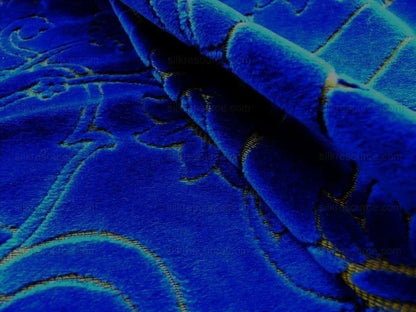 12y Scalamandre Velvet Les Jarquards Blue Medallion MSRP USD 400/Y