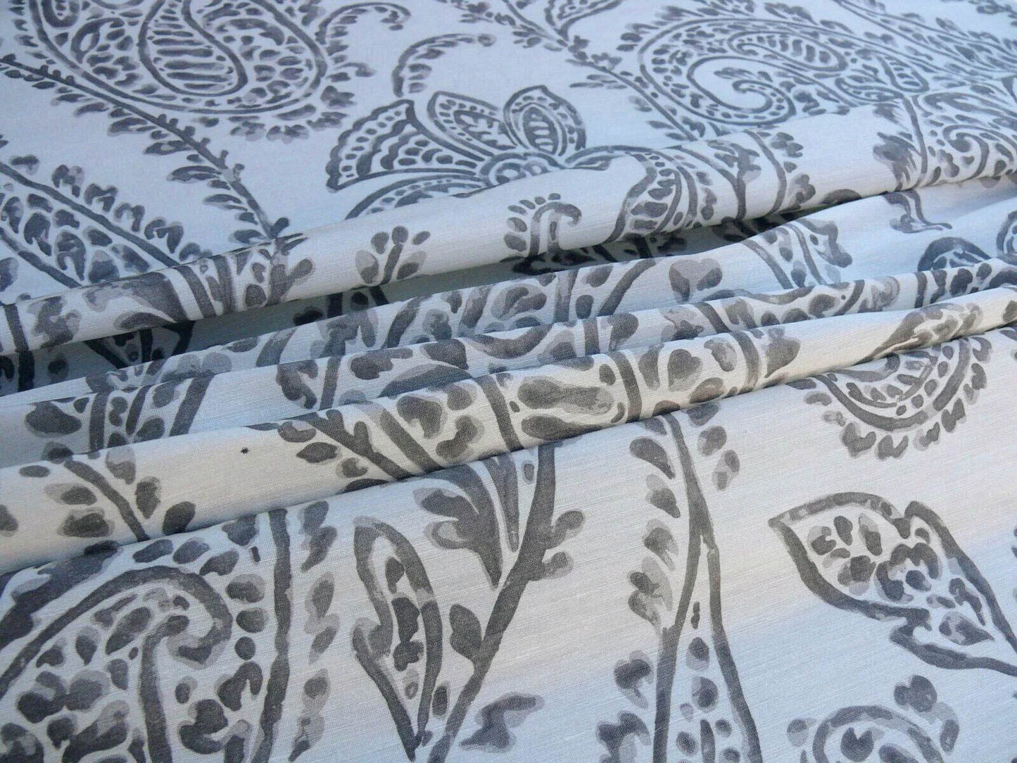 Scalamandre Lillian Silk Linen Paisley "greys" White Print MSRP USD 178Y