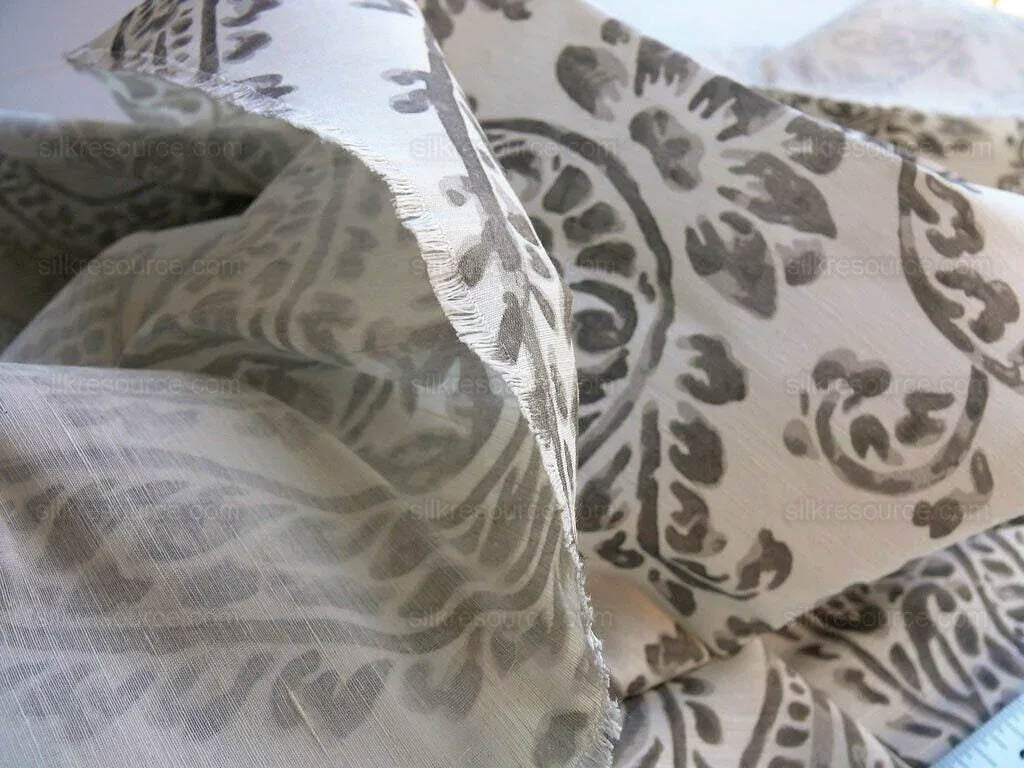 Scalamandre Lillian Silk Linen Paisley "greys" White Print MSRP USD 178Y