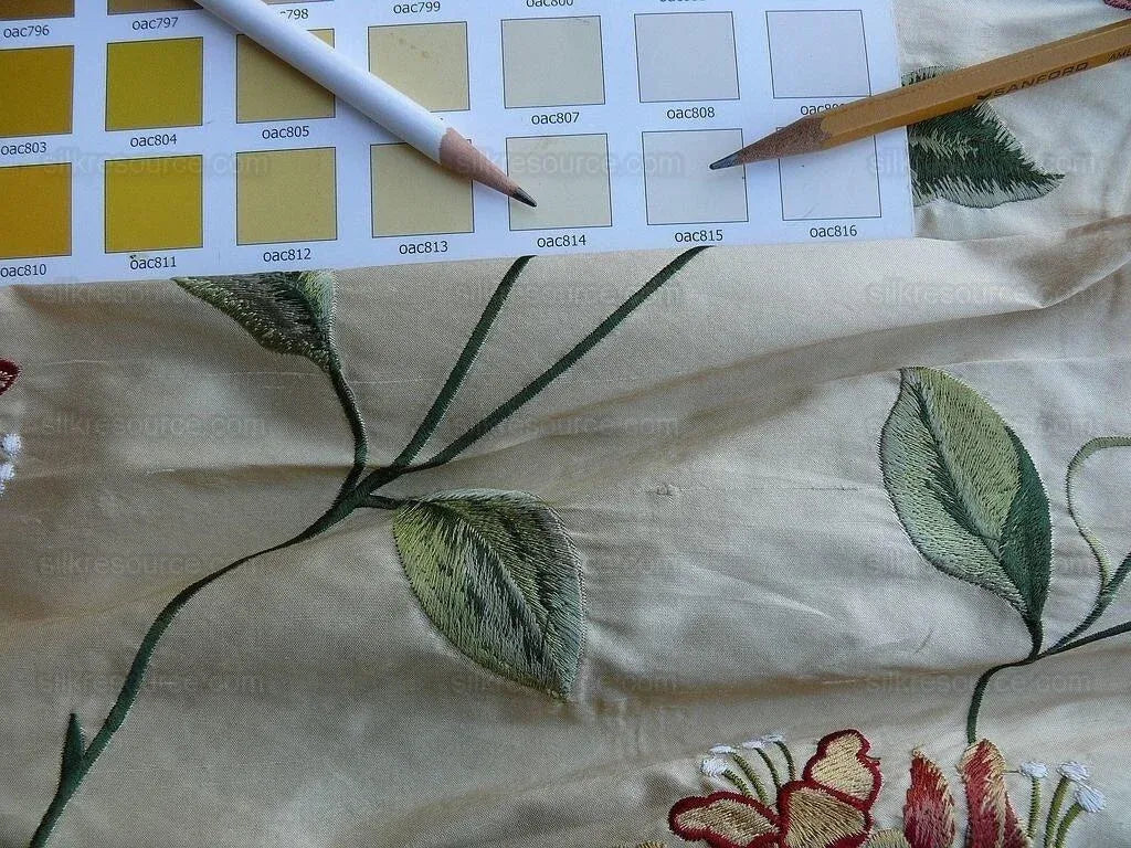 2.52y Lee Jofa Gp&amp;j Baker Honeysuckle Silk Embroidery Red Green