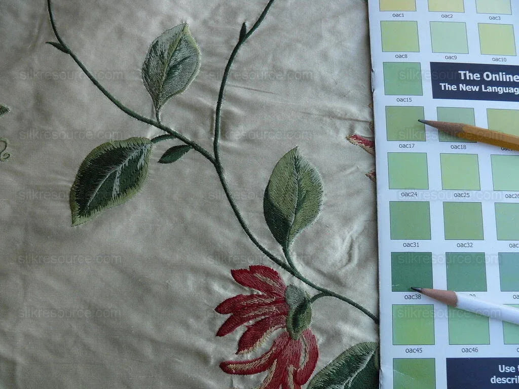 2.52y Lee Jofa Gp&amp;j Baker Honeysuckle Silk Embroidery Red Green