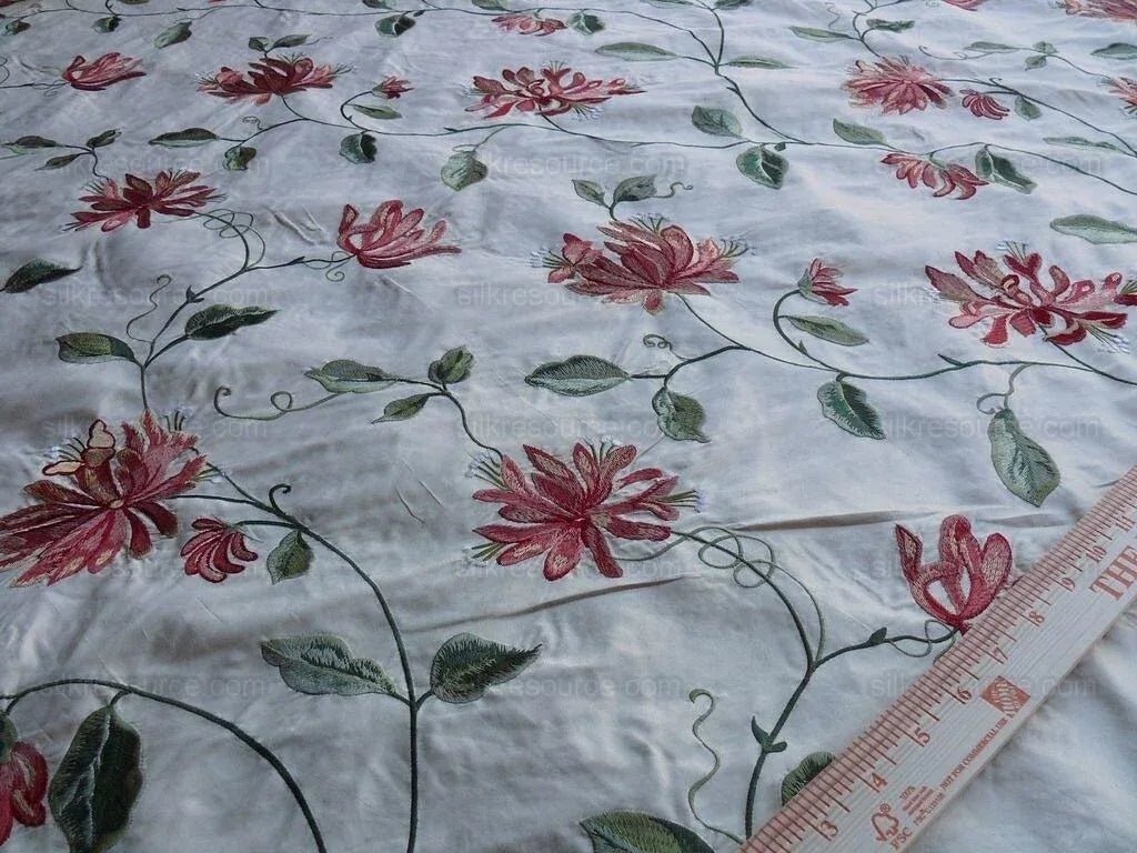 2.52y Lee Jofa Gp&amp;j Baker Honeysuckle Silk Embroidery Red Green