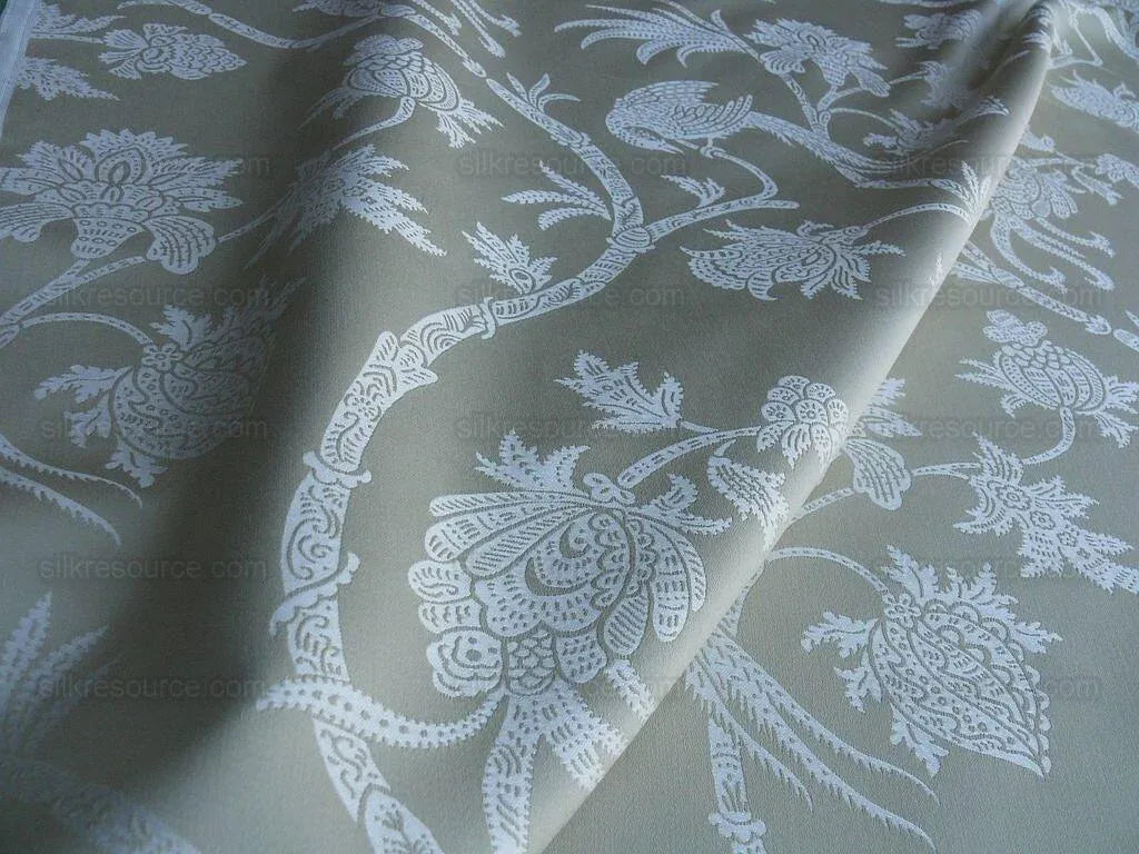 3.17y Lee Jofa G P &amp; J Baker Peplow Trail Sand Bird Art Nouveau 100%Cotton Bird and Thistle  MSRP198Y