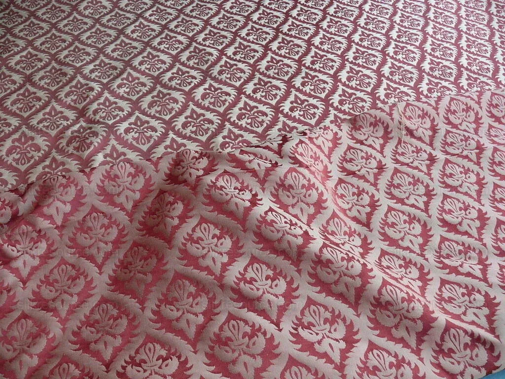 Kravet Red &amp; Gold Small Medallion Crest Silk Damask Reversible MSRP USD 159/Y