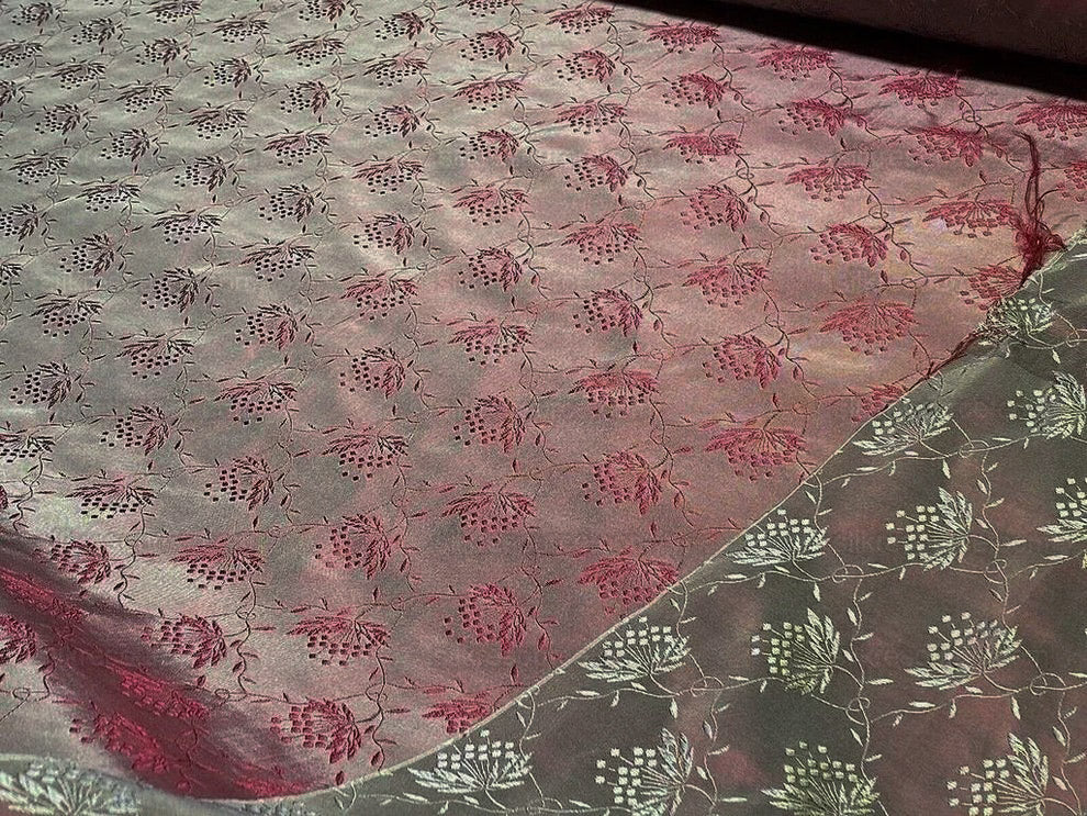 By yard Scalamandre Vanessa 100% Silk Lampas Petit Flower Red Green MSRP USD 288/Y