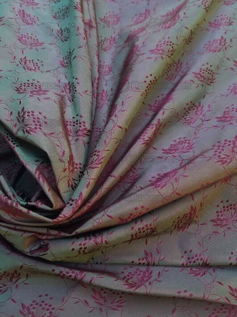 By yard Scalamandre Vanessa 100% Silk Lampas Petit Flower Red Green MSRP USD 288/Y