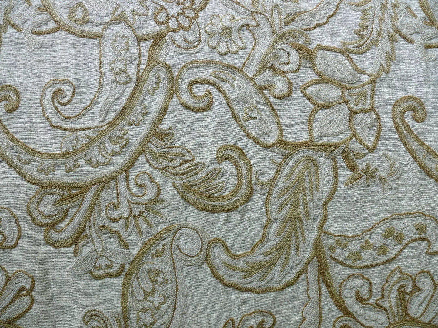 By Yd Clarence House Crewel Paisley Browns on Cream MSRP USD310/Y #1336
