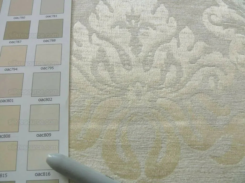 By yard Scalamandre White Butter Cream Chenille Damask Reversible MSRPUSD150+Y