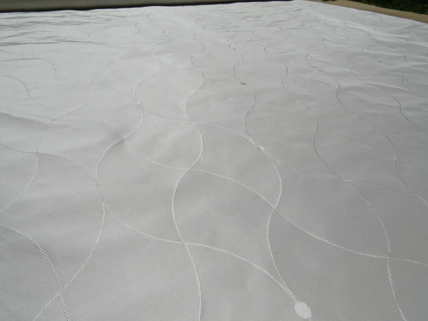 Clarence House St Laurent Silk Taffeta Jacquard Ogee Fabric - White - By The Yard