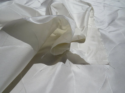 Clarence House St Laurent Silk Taffeta Jacquard Ogee Fabric - White - By The Yard