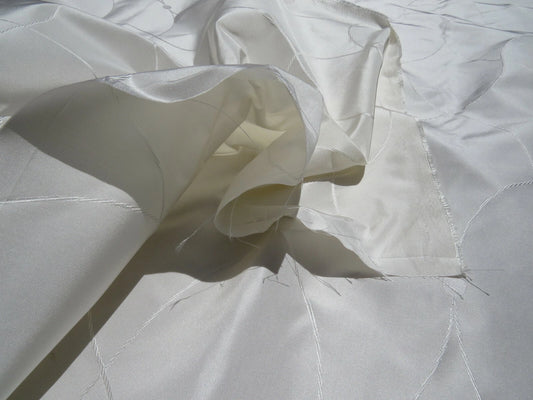 Clarence House St Laurent Silk Taffeta Jacquard Ogee Fabric - White - By The Yard