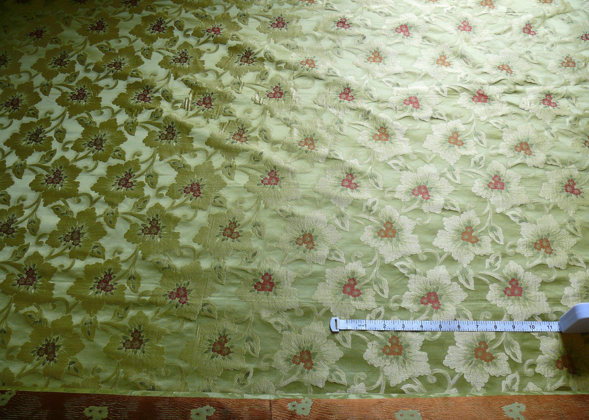 100% Silk Lampas Tri-leaf Flower "quince" Green White Red