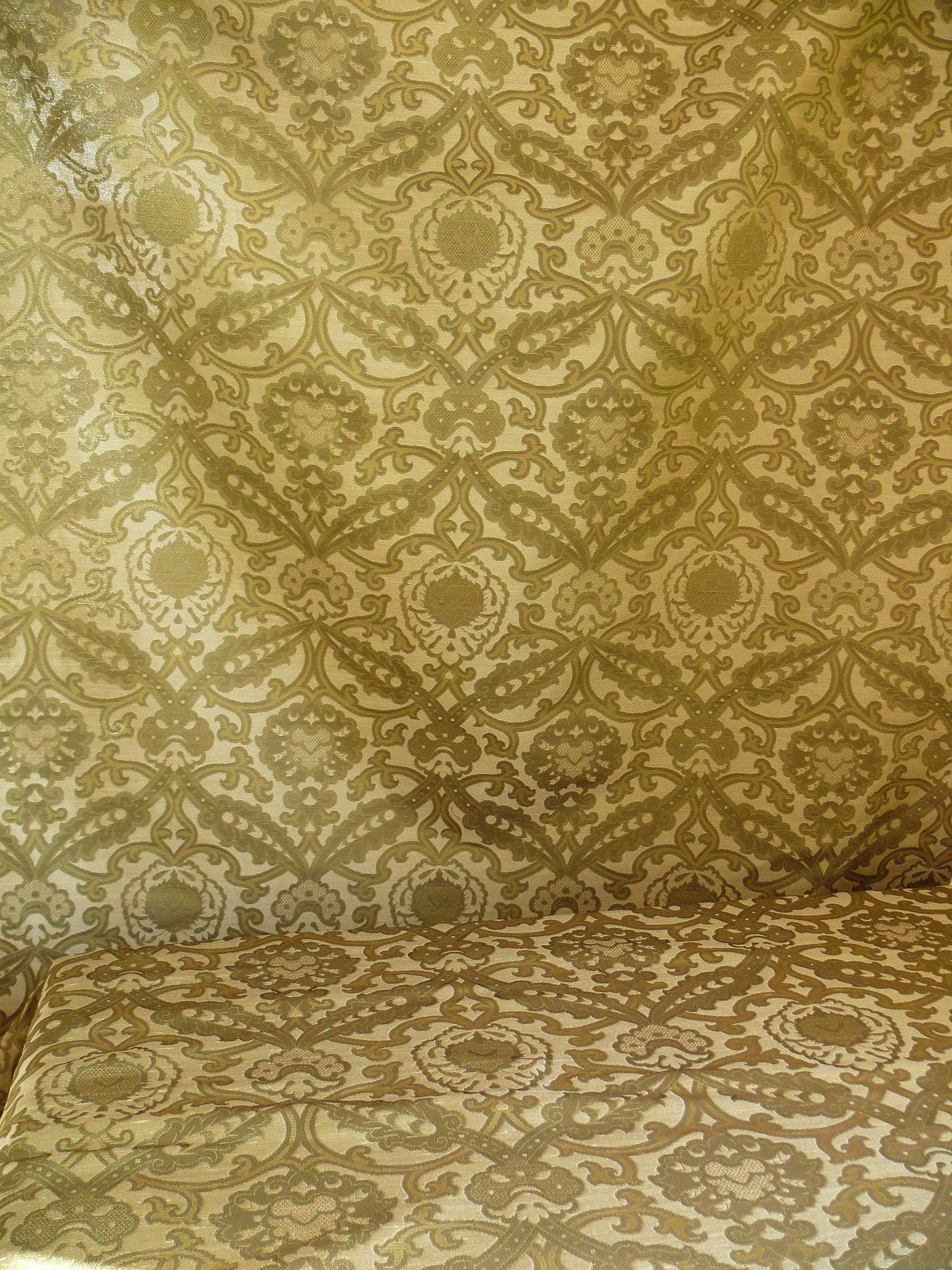 Lee Jofa Crescent Silk Damask Loden Green Crest Arabesque Medallion MSRP USD 198/Y - By the Yard