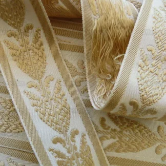 BY YARD SCALAMANDRE BRAID GREEK URN TRIM WHEAT GOLD & WHITE V417