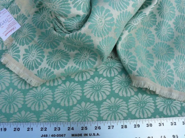 SCALAMANDRE CASTLETOWN JACQUARD SMALL TURQUOISE DAISY$218/Y