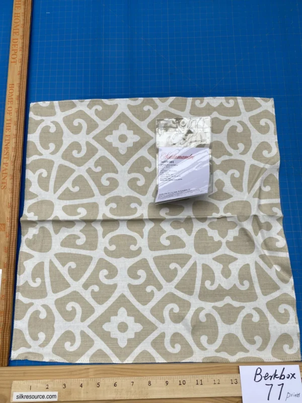 50 Berkbox77 Square Printed Fabrics by Scalamandre Anshun Lattice Sand Linen Beige White MSRP USD 370/yard